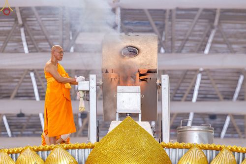 ภาพ No.77044:พิธีหล่อพระบรมพุทธเจ้า ในวันมาฆบูชา อาทิตย์ต้นเดือนที่ 6 มีนาคม พ.ศ. 2566 ณ วัดพระธรรมกาย จ.ปทุมธานี