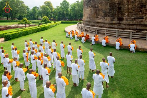 ภาพ No.231078:วันที่ 1 กรกฎาคม พ.ศ. 2568 โครงการบรรพชาสามเณร 300 รูป ถวายเป็นพุทธบูชา  วันอาสาฬหบูชา ณ จุดกำเนิดพระรัตนตรัย  ต้นแหล่งธัมมจักกัปปวัตตนสูตร เมืองพาราณสี  สารนาถ ประเทศอินเดีย