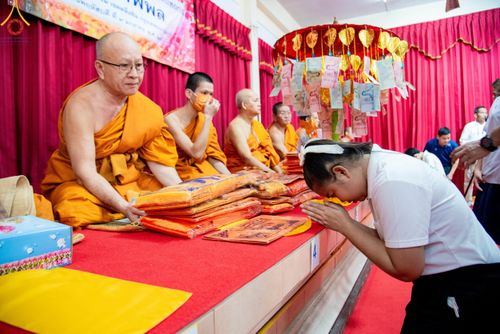 ภาพ No.192310:พิธีทอดผ้าป่าทำนุบำรุงศาสนสถาน ณ วัดเทพพล แขวงบางพรม เขตตลิ่งชัน กรุงเทพมหานคร ในโครงการธรรมยาตรา กตัญญูบูชา มหาปูชนียาจารย์ พระมงคลเทพมุนี(สด จนฺทสโร) พระผู้ปราบมาร อนุสรณ์สถาน 7 แห่ง ปีที่ 13 วันที่ 9 มกราคม พ.ศ. 2568