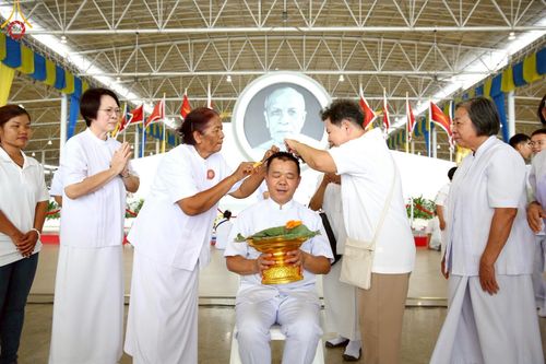 ภาพ No.223184:วันที่ 2 -10 พฤษภาคม พ.ศ. 2568 พิธีตัดปอยผม ปลงผม พิธีขอขมาลาอุปสมบทอุทิศชีวิต ของอุบาสก พิสิทธิ์ หมื่นแกล้ว  ณ วัดพระธรรมกาย