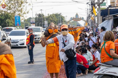 ภาพ No.121806:V.22 ต่อไป การเตรียมงาน เก็บงาน การรับบุญของเจ้าหน้าที่หน่วยงานต่างๆ เพื่อโครงการธรรมยาตรา กตัญญูบูชา มหาปูชนียาจารย์ พระมงคลเทพมุนี (สด จนฺทสโร) พระผู้ปราบมาร อนุสรณ์สถาน 7 แห่ง ปีที่ 12 ระหว่างวันที่ 2 - 31 มกราคม พ.ศ.2567