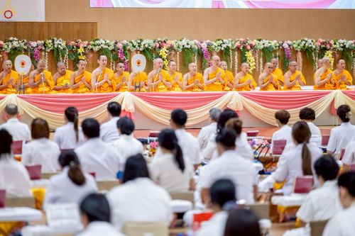 ภาพ No.228354:วันอาทิตย์ที่ 8 มิถุนายน พ.ศ. 2568 พิธีถวายทุนสนับสนุนพระไตรปิฎกฉบับธรรมชัย และอนุรักษ์คัมภีร์โบราณ ณ ห้องแก้วสารพัดนึก 2 วัดพระธรรมกาย