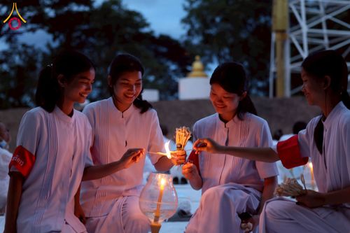 ภาพ No.261920:วันที่ 14 ตุลาคม พ.ศ. 2568 พิธีกลั่นแผ่นดิน โปรยทรายตอกเสาเข็มมหามงคลต้นแรก  สร้างองค์พระเจดีย์และจุดประทีปถวายเป็นพุทธบูชา ณ ศูนย์ปฏิบัติธรรมชัยนาท ต.ธรรมามูล อ.ชัยนาท จ.ชัยนาท