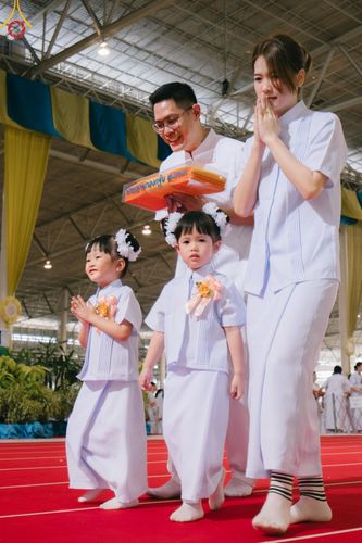 ภาพ No.167737:พิธีทอดกฐิน และ พิธีกรานกฐิน ในวันอาทิตย์ที่ 3 พฤศจิกายน พ.ศ. 2567 ณ วัดพระธรรมกาย จ.ปทุมธานี