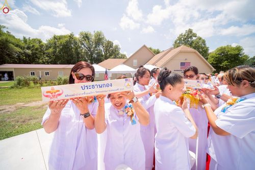 ภาพ No.234635:วันอาทิตย์ที่ 20 กรกฎาคม  พ.ศ.2568 พิธีทอดผ้าป่าภาคพื้นอเมริกา พิธีเจริญพระพุทธมนต์ ฉลองอาคารแก้วธรรมชัยรัตนอนันต์ วัดพระธรรมกายเทนเนสซี ประเทศสหรัฐอเมริกา