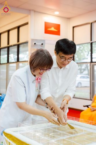 ภาพ No.221410:วันอาทิตย์ที่ 27 เมษายน พ.ศ. 2568 พิธีเจริญพระพุทธมนต์สมโภชดวงแก้วธรรมชัย เนื่องในโอกาสบูชาธรรม 81 ปีหลวงพ่อธัมมชโย อัญเชิญประดิษฐานเนื่องในโอกาสสถาปนาวัดพระธรรมกายไอซ์แลนด์ ณ อาคารปลูกศรัทธา 1 วัดพระธรรมกาย อำเภอคลองหลวง จังหวัดปทุมธานี