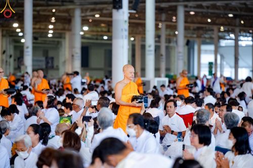 ภาพ No.207268:พิธีตักบาตร และปฏิบัติธรรมช่วงสาย ในวันมาฆบูชา วันพุธที่ 12 กุมภาพันธ์ พ.ศ. 2568 ณ วัดพระธรรมกาย จังหวัดปทุมธานี