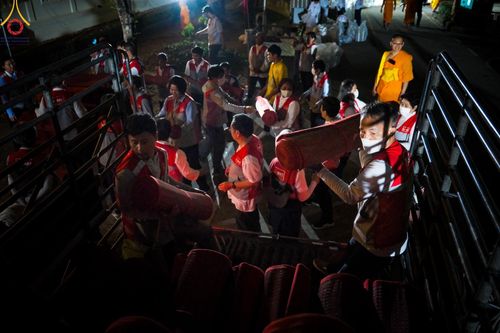 ภาพ No.205487:V.53 สารพัดV สารพัดดี ที่วัดโบสถ์บน ในโครงการธรรมยาตรา กตัญญูบูชา มหาปูชนียาจารย์ พระมงคลเทพมุนี(สด จนฺทสโร) พระผู้ปราบมาร อนุสรณ์สถาน 7 แห่ง ปีที่ 13 ระหว่างวันที่ 2-31 มกราคม พ.ศ. 2568