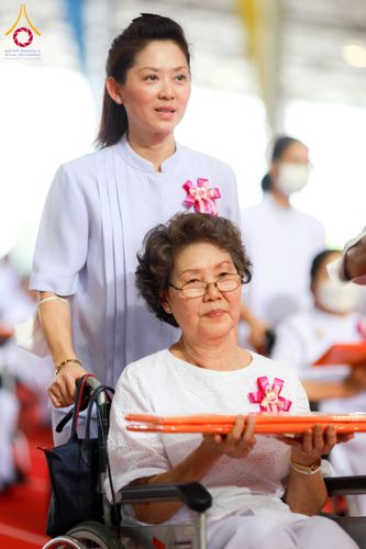 ภาพ No.134339:พิธีทอดผ้าป่าสมทบ มหาสังฆทาน 10,000 วัด ทั่วไทย วันอาทิตย์ต้นเดือนที่ 7 เมษายน พ.ศ.2567 ณ ห้องแก้วสารพัดนึก 1 สภาธรรมกายสากล  วัดพระธรรมกาย จ.ปทุมธานี