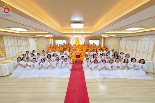 ภาพ No.221324:วันศุกร์ที่ 25 เมษายน พ.ศ. 2568 พิธีอัญเชิญรูปเหมือนพระมงคลเทพมุนี (สด จนฺทสโร) พระผู้ปราบมาร พิธีทอดผ้าป่าสามัคคี 25 ปี พิธีถวายสังฆทาน 15 วัด แด่เจ้าอาวาสภาคพื้นเอเชีย และแอฟริกา ในวาระครบ 25 ปี วัดพระธรรมกายโอซาก้า ประเทศญี่ปุ่น