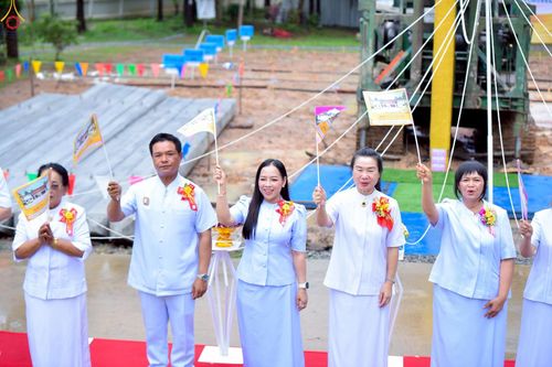 ภาพ No.249982:วันอังคารที่ 30 กันยายน พ.ศ. 2568 พิธีตอกเสามงคลต้นแรกอาคารเศรษฐีถาวร ที่พักผู้มาปฏิบัติธรรม ณ ศูนย์ปฏิบัติธรรมจันทบุรี