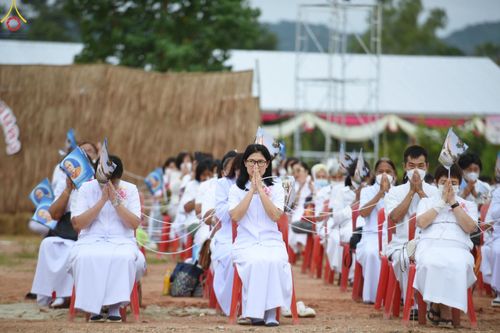 ภาพ No.84411:พิธีทอดผ้าป่า พิธีอัญเชิญปฐมรัตนปฐวี และพิธีตอกเสาเข็มต้นสุดท้าย เพื่อสถาปนาอาคาร 80 ปี หลวงพ่อธัมมชโย ณ ศูนย์ปฏิบัติธรรมวิหารแดง ตำบลเจริญธรรม อำเภอวิหารแดง จ.สระบุรี  วันที่ 23 กรกฎาคม พ.ศ. 2566
