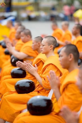 ภาพ No.241921:วันอาทิตย์ที่ 31 สิงหาคม พ.ศ. 2568 พิธีทำบุญแด่คณะสงฆ์ 122 รูป ฉลอง 121 ปี อำเภอคลองหลวง จ.ปทุมธานี เพื่อนำส่งช่วยเหลือคณะสงฆ์ 323 วัด 4 จังหวัดชายแดนภาคใต้ และช่วยเหลือประชาชนจากเหตุปะทะ แนวชายแดนไทย-กัมพูชา ณ บริเวณหน้าที่ว่าการอำเภอคลองหลวง 