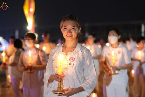 ภาพ No.77229:พิธีจุดมาฆประทีป ในวันมาฆบูชา อาทิตย์ต้นเดือนที่ 6 มีนาคม พ.ศ. 2566 ณ วัดพระธรรมกาย อ.คลองหลวง จ.ปทุมธานี