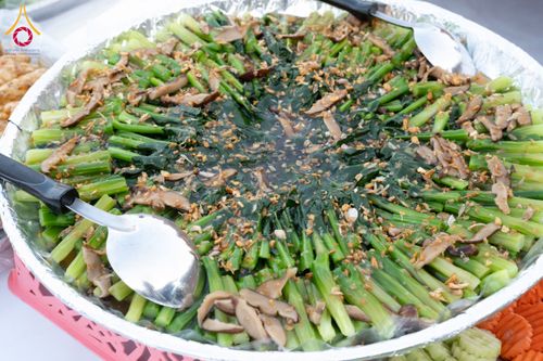 ภาพ No.192574:พิธีถวายภัตตาหารเป็นสังฆทาน แด่พระธรรมยาตรา ณ อนุสรณ์สถานคลองบางนางแท่น อ.สามพราน จ.นครปฐม ในโครงการธรรมยาตรา กตัญญูบูชา มหาปูชนียาจารย์ พระมงคลเทพมุนี(สด จนฺทสโร) พระผู้ปราบมาร อนุสรณ์สถาน 7 แห่ง ปีที่ 13 วันที่ 10 มกราคม พ.ศ. 2568