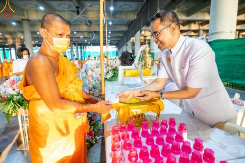ภาพ No.123608:พิธีถวายสลากภัต แด่พระภิกษุสงฆ์ เพื่อโครงการธรรมยาตรา กตัญญูบูชา มหาปูชนียาจารย์ พระมงคลเทพมุนี (สด จนฺทสโร) พระผู้ปราบมาร อนุสรณ์สถาน 7 แห่ง ปีที่ 12 ระหว่างวันที่ 2 - 31 มกราคม พ.ศ.2567