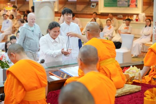 ภาพ No.169423:พิธีทอดกฐินสามัคคี เพื่อสนับสนุนการเผยแผ่พระพุทธศาสนาวิชชาธรรมกาย ณ วัดพระธรรมกายลอนดอน สหราชอาณาจักร วันอาทิตย์ที่ 20 ตุลาคม พ.ศ. 2567