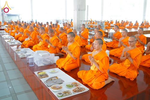 ภาพ No.310141:วันที่ 7 กุมภาพันธ์ พ.ศ. 2569 พิธีถวายภัตตาหารเมนูสวรรค์ เพื่อการบรรลุธรรม ณ หอฉันคุณยายอาจารย์ฯ วัดพระธรรมกาย