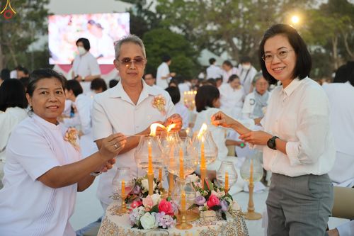 ภาพ No.294047:วันที่ 13 มกราคม พ.ศ. 2569 พิธีจุดประทีปถวายเป็นพุทธบูชา และบูชาธรรมมหาปูชนียาจารย์  (ภาพชุดที่ 2) ณ วัดสองพี่น้อง ต.ต้นตาล อ.สองพี่น้อง จ.สุพรรณบุรี ในโครงการธรรมยาตรา กตัญญูบูชา มหาปูชนียาจารย์ พระมงคลเทพมุนี(สด จนฺทสโร) พระผู้ปราบมาร อนุสรณ์สถาน 7 แห่