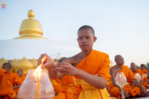 ภาพ No.302182:วันที่ 23 มกราคม พ.ศ. 2569 พิธีจุดประทีปธรรมถวายเป็นพุทธบูชา (ภาพชุดที่ 2) และบูชาธรรมมหาปูชนียาจารย์  ณ อนุสรณ์สถานลำดับที่ 5 สถานที่เผยแผ่วิชชาธรรมกายครั้งแรก อนุสรณ์สถานบางปลา วัดบางปลา อำเภอบางเลน จังหวัดนครปฐม ในโครงการธรรมยาตรา กตัญญูบูชา มหาปูชนีย