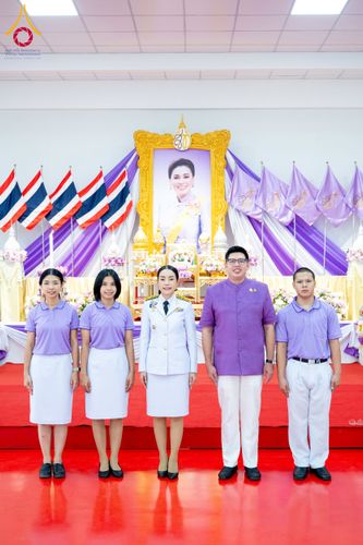 ภาพ No.227308:วันอังคารที่ 3 มิถุนายน พ.ศ. 2568 นายอำเภอคลองหลวง นำพสกนิกรรวมใจภักดิ์ สมเด็จพระนางเจ้าฯ พระบรมราชินี เนื่องในโอกาสวันเฉลิมพระชนมพรรษา ณ อาคารปลูกศรัทธา 2 วัดพระธรรมกาย อ.คลองหลวง จ.ปทุมธานี