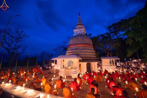 ภาพ No.141272:PhotoStory มหาศรัทธา ธรรมยาตราศรีลังกา EP.6 พิธีจุดวิสาขประทีป 6 วัด ถวายเป็น พุทธบูชา  โครงการสยาม-ลังกา ธรรมยาตรา  ฉลองเทศกาลวิสาขบูชาแห่งชาติ ศรีลังกา  บูชาธรรม 80 ปี หลวงพ่อธัมมชโย วันที่ 16 พฤษภาคม พ.ศ. 2567