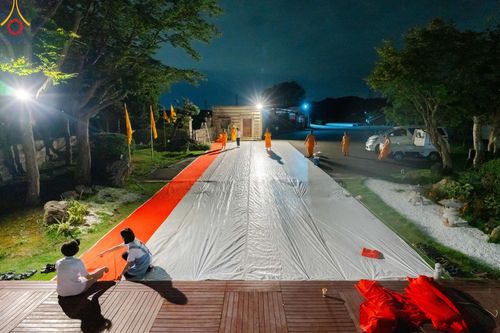 ภาพ No.147652:พิธีตัดปอยผม ขอขมา มอบบาตร ผ้าไตร โครงการปฐมอุปสมบท สมโภชอุโบสถ บูชาธรรม 80 ปี หลวงพ่อธัมมชโย ณ วัดพระธรรมกายโทชิหงิ ประเทศญี่ปุ่น วันพฤหัสบดีที่ 8 สิงหาคม พ.ศ. 2567