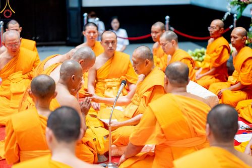 ภาพ No.156889:พิธีบรรพชาอุปสมบท ธรรมทายาท โครงการอุปสมบทหมู่บูชาธรรมครบรอบ 107 ปี วันครูผู้ค้นพบวิชชาธรรมกาย ณ โบสถ์พระไตรปิฏก วัดพระธรรมกาย วันเสาร์ที่ 14 กันยายน พ.ศ. 2567