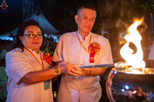 ภาพ No.82052:พิธีจุดวิสาขประทีป 22,000 ดวงและโคมลอย 3,000 ดวง ( Festival  lampion Vesak Indonesia) ณ มหาเจดียบรมพุทโธ อินโดนีเซีย  วันอาทิตย์ที่ 4 มิ.ย. พ.ศ.2566
