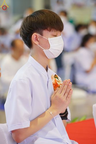 ภาพ No.78820:พิธีตักบาตร ข้าวสารอาหารแห้ง พิธีบูชาข้าวพระ ในวันอาทิตย์ต้นเดือนที่ 2 เมษายน พ.ศ. 2566