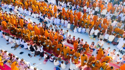 ภาพ No.280256:วันอังคารที่ ๓๐ ธันวาคม พ.ศ. ๒๕๖๘ พิธีตักบาตรพระ ๑,๐๖๙ รูป จังหวัดกาฬสินธุ์   ณ บริเวณสนามหน้าศาลากลาง จังหวัดกาฬสินธุ์ (หลังเก่า)