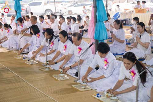 ภาพ No.297803:วันที่ 19 มกราคม พ.ศ. 2569 พิธีถวายภัตตาหารเป็นสังฆทาน แด่พระธรรมยาตรา ณ อนุสรณ์สถานบางปลา วัดบางปลา อำเภอบางเลน จังหวัดนครปฐม ในโครงการธรรมยาตรา กตัญญูบูชา มหาปูชนียาจารย์ พระมงคลเทพมุนี(สด จนฺทสโร) พระผู้ปราบมาร อนุสรณ์สถาน 7 แห่ง ปีที่ 14