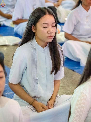 ภาพ No.337586:วันอาทิตย์ต้นเดือน 5 กรกฎาคม พ.ศ.2569 พิธีตักบาตรข้าวสารอาหารแห้ง  ณ บ้านแก้วเรือนทองคุณยายฯ วัดพระธรรมกาย