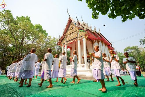 ภาพ No.317959:วันพฤหัสบดีที่ 2 เมษายน พ.ศ.2569 พิธีปลงผม , พิธีขอขมามอบบาตรและผ้าไตร , พิธีบรรพชาสามเณร จำนวน 28 รูป   ณ วัดโซกเป็ดอภิญญาโณ ต.เมืองเก่า อ.เมือง จ.สุโขทัย