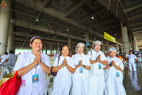 ภาพ No.323700:วันที่ 22 เมษายน พ.ศ.2569(วันคุ้มครองโลก) งานถวายมหาสังฆทาน 40,000 กว่าวัดทั่วประเทศ คณะสงฆ์ฉันภัตตาหารเพล