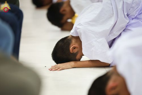 ภาพ No.317430:วันอาทิตย์ ที่ 29 มีนาคม พ.ศ.2569  พิธีปลงผม , พิธีขอขมามอบบาตรและผ้าไตร , พิธีบรรพชา ณ ศูนย์ปฏิบัติธรรมสมุทรปราการ จำนวน 42 รูป