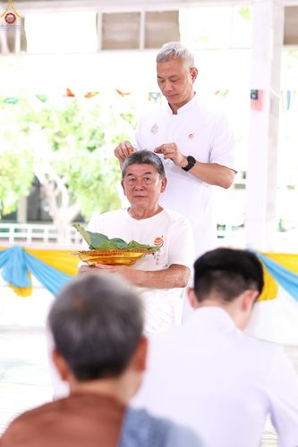 ภาพ No.338267:วันอาทิตย์ที่ 5 กรกฎาคม พศ.2569 พิธีตัดปอยผมธรรมทายาทนานาชาติ IDOP รุ่นที่ 21 จากประเทศจีน มาเลเซีย สิงคโปร์ และไต้หวัน ณ โถงช้าง วัดพระธรรมกาย