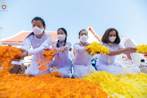 ภาพ No.72250:พิธีต้อนรับพระธรรมยาตรา ในโครงการธรรมยาตรากตัญญูบูชา มหาปูชนียาจารย์ พระมงคลเทพมุนี(สด จนฺทสโร) พระผู้ปราบมาร อนุสรณ์สถาน 7 แห่ง ปีที่ 11 วันที่ 18 มกราคม พ.ศ. 2566 ณ อนุสรณ์สถานลำดับที่ 4 สถานที่เกิดด้วยกายธรรม วัดโบสถ์ (บน) บางคูเวียง อ.บางกรวย จ.นนทบุ