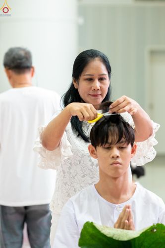 ภาพ No.319299:วันเสาร์ที่ 4 เมษายน พ.ศ.2569 พิธีปลงผมนาคธรรมทายาท โครงการอุปสมบทหมู่ธรรมทายาท ระดับอุดมศึกษา รุ่นที่ 53 ภาคฤดูร้อน ณ มหารัตนวิหารคด 13 วัดพระธรรมกาย