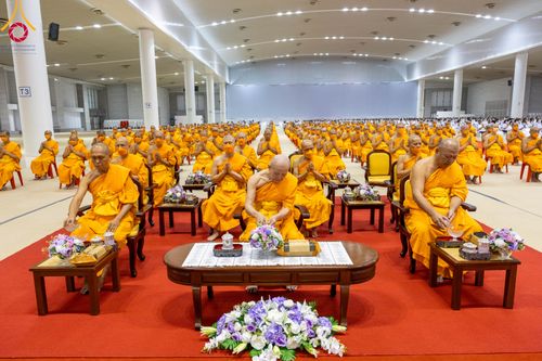 ภาพ No.90891:พิธีบำเพ็ญกุศลสวดพระอภิธรรม  อุบาสกถาวร พรหมถาวร (อุบาสกผู้ปั้นพระ) คืนที่ 5 วันพุธที่ 18 ตุลาคม พ.ศ. 2566 ณ ห้องแก้วสารพัดนึก 1 สภาธรรมกายสากล วัดพระธรรมกาย จ.ปทุมธานี