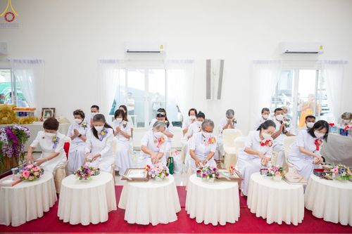 ภาพ No.70335:พิธีเจริญพระพุทธมนต์ ปฏิบัติธรรม มอบทุนการศึกษา ถวายสังฆทาน 139 วัด เพื่อถวายเป็นพุทธบูชา และขับเคลื่อนโครงการหมู่บ้านรักษาศีล 5 โดยคณะสงฆ์จังหวัดสุพรรณบุรี คณะศิษยานุศิษย์วัดพระธรรมกาย โครงการธรรมยาตรา ปีที่ 11 วันที่ 7 มกราคม พ.ศ. 2566 ณ ศูนย์ปฏิบัติธร