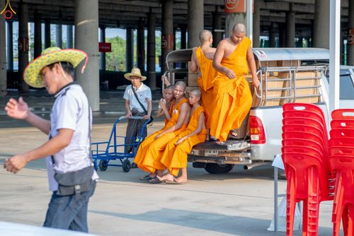 ภาพ No.323085:วันที่ 19 เมษายน พ.ศ.2569 การเรียงกล่องไทยธรรม , เตรียมงานจราจร เพื่องานถวายมหาสังฆทาน 40,000 กว่าวัดทั่วประเทศ วันคุ้มครองโลก 22 เมษายน พ.ศ.2569 วัดพระธรรมกาย