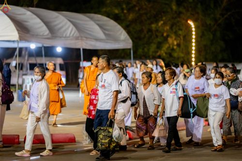 ภาพ No.323425:วันที่ 22 เมษายน พ.ศ.2569(วันคุ้มครองโลก) งานถวายมหาสังฆทาน 40,000 กว่าวัดทั่วประเทศ การเดินทางเข้าวัด , การต้อนรับปฏิสันถารพระสังฆาธิการ  ,  การจัดเตรียมภัตตาหาร , การลงทะเบียน