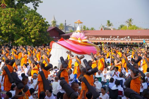 ภาพ No.295382:วันที่ 16 มกราคม พ.ศ. 2569 พิธีต้อนรับพระธรรมยาตรา อนุสรณ์สถานลำดับที่ 4 (ภาพชุดที่ 2) สถานที่เกิดด้วยกายธรรม ณ วัดโบสถ์บน ต.บางคูเวียง จ.นนทบุรี ในโครงการธรรมยาตรา กตัญญูบูชา มหาปูชนียาจารย์ พระมงคลเทพมุนี(สด จนฺทสโร) พระผู้ปราบมาร อนุสรณ์สถาน 7 แห่ง ปี
