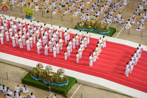 ภาพ No.92244:พิธีทอดกฐินธรรมชัยเพื่อสร้างอาคาร 115 ปี คุณยายอาจารย์มหารัตนอุบาสิกาจันทร์ ขนนกยูง อาทิตย์ต้นเดือนที่ 5 พฤศจิกายน พ.ศ. 2566 ณ วัดพระธรรมกาย จ.ปทุมธานี