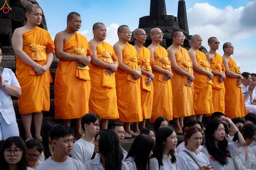 ภาพ No.331255:วันที่ 29 พฤษภาคม พ.ศ.2569 MBMI Tangerang (Majelis Agama Buddha Mahanikaya)  ได้มีการเตรียมงานเพื่อจัดงานวิสาขบูชานานาชาติ (ภาพชุดที่ 2)