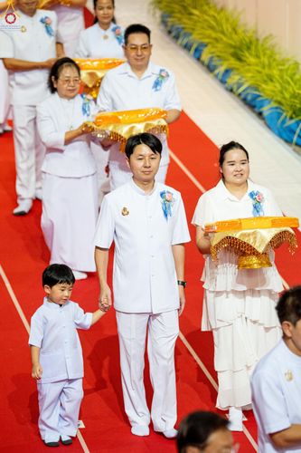 ภาพ No.345605:วันพฤหัสบดีที่ 27 สิงหาคม พ.ศ.2569 พิธีทอดผ้าป่าเพื่อถวายอุปกรณ์สื่อโสตทัศน์ อาคาร 82 ปี หลวงพ่อธัมมชโย พิธีทอดผ้าป่าสมทบกฐินวัดพระธรรมกาย และสมทบกฐิน 30,000 กว่าวัดทั่วไทย ครั้งที่ 1 ประจำปี พุทธศักราช 2569 ณ วัดพระธรรมกาย ปทุมธานี
