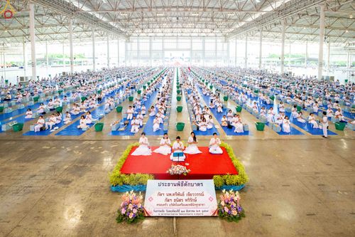 ภาพ No.345326:วันพฤหัสบดีที่ 27 สิงหาคม พ.ศ.2569 พิธีตักบาตรในวันธรรมชัย ณ สภาธรรมกายสากล วัดพระธรรมกาย ปทุมธานี