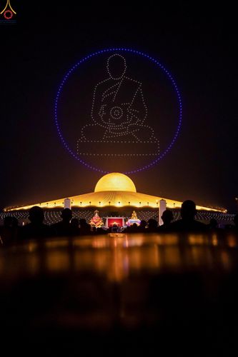 ภาพ No.308130:วันที่ 31 มกราคม พ.ศ. 2569 พิธีจุดประทีปธรรมถวายเป็นพุทธบูชา  และบูชาธรรมมหาปูชนียาจารย์ (ภาพชุดที่ 3) ณ วัดพระธรรมกาย ปทุมธานี ในโครงการธรรมยาตรา กตัญญูบูชา มหาปูชนียาจารย์ พระมงคลเทพมุนี(สด จนฺทสโร) พระผู้ปราบมาร อนุสรณ์สถาน 7 แห่ง ปีที่ 14