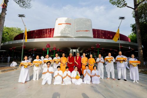 ภาพ No.328373:วันเสาร์ที่ 2 พฤษภาคม พ.ศ.2569 พิธีอุปสมบทสามเณรเตรียม DCI รุ่นที่ 23 ณ อุโบสถพระไตรปิฎก วัดพระธรรมกาย จังหวัดปทุมธานี